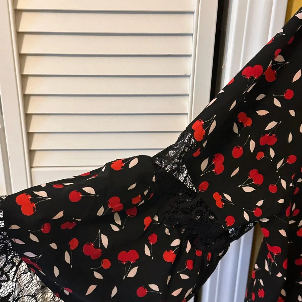 NWT Lane Bryant cherry print top cherries 18/20 - Picture 3 of 5
